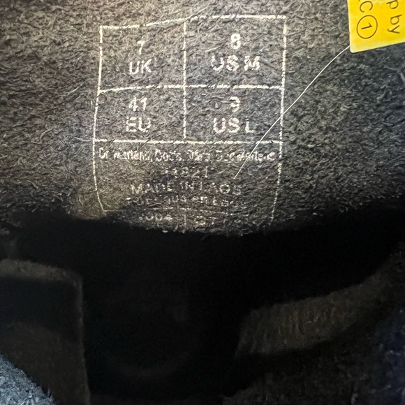 Dr. Martins black size 9 - Picture 2 of 3